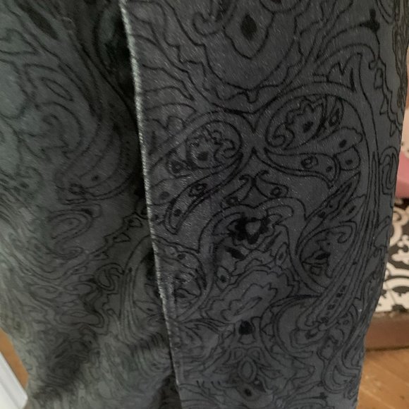 size 6 denim stretch burnout velvet skirt - Picture 2 of 3